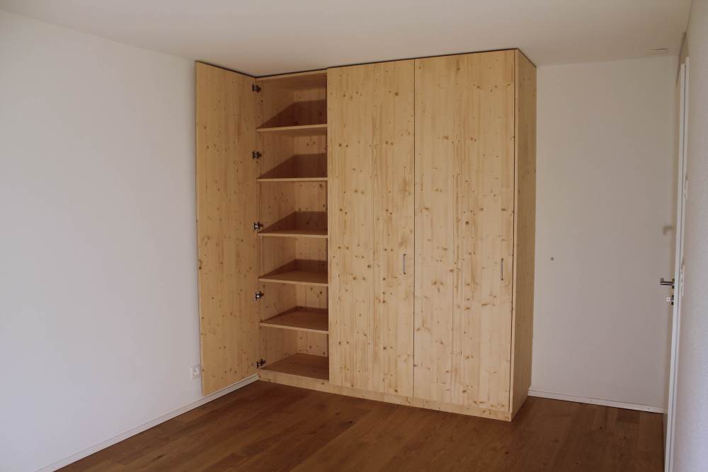 Fichtenschrank