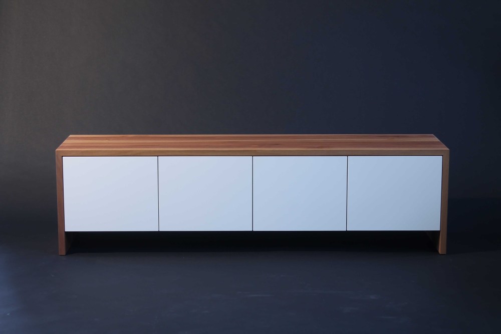 Sideboard aus Nussbaum