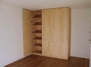 Fichtenschrank